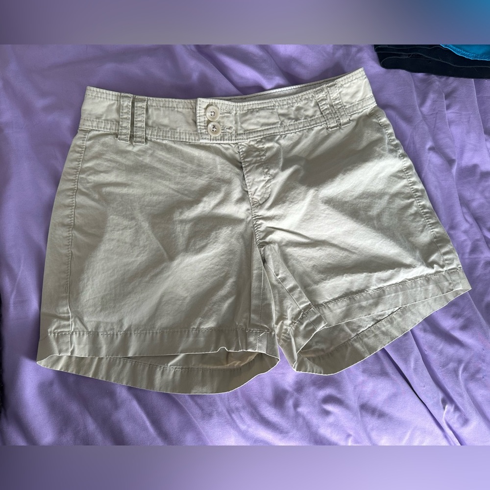 Khaki Banana Republic shorts size 0